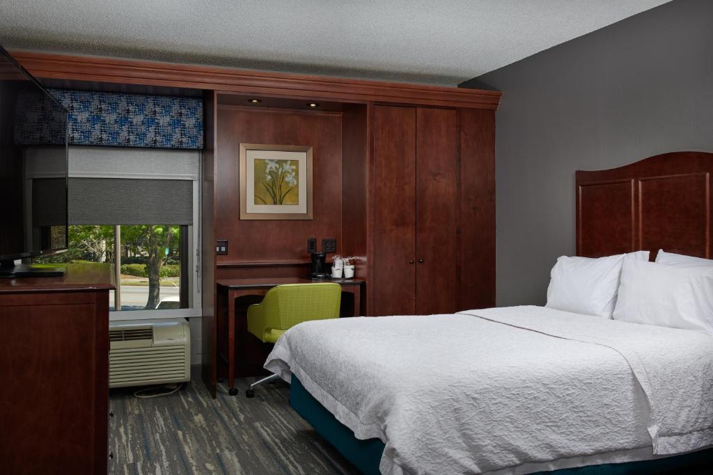Hampton Inn Atlanta-Cumberland Mall/Cobb Galleria Area image 15