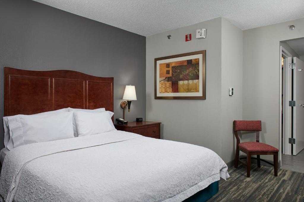 Hampton Inn Atlanta-Cumberland Mall/Cobb Galleria Area image 17