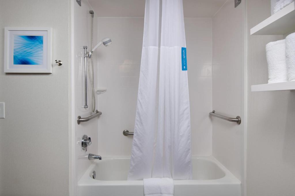 Hampton Inn Atlanta-Cumberland Mall/Cobb Galleria Area image 18