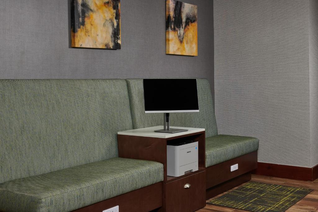 Hampton Inn Atlanta-Cumberland Mall/Cobb Galleria Area image 23