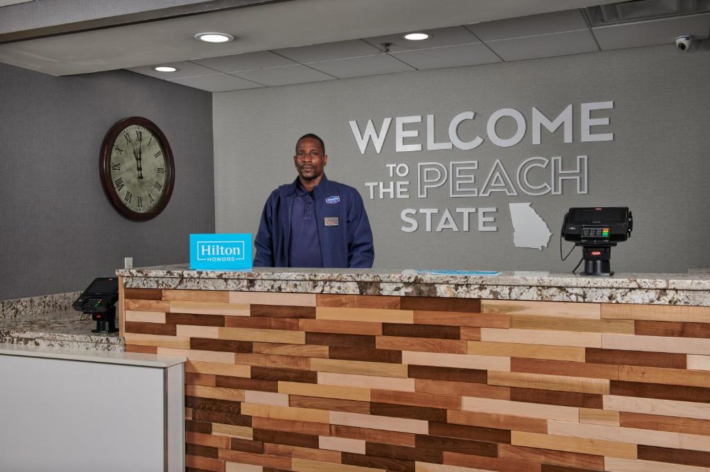Hampton Inn Atlanta-Cumberland Mall/Cobb Galleria Area image 25